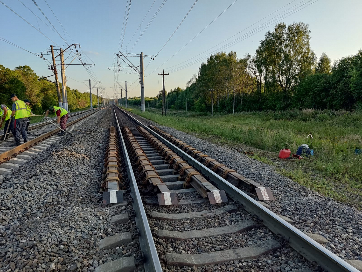 Установка семи рельсовых страховочных пакетов, Ростовский район